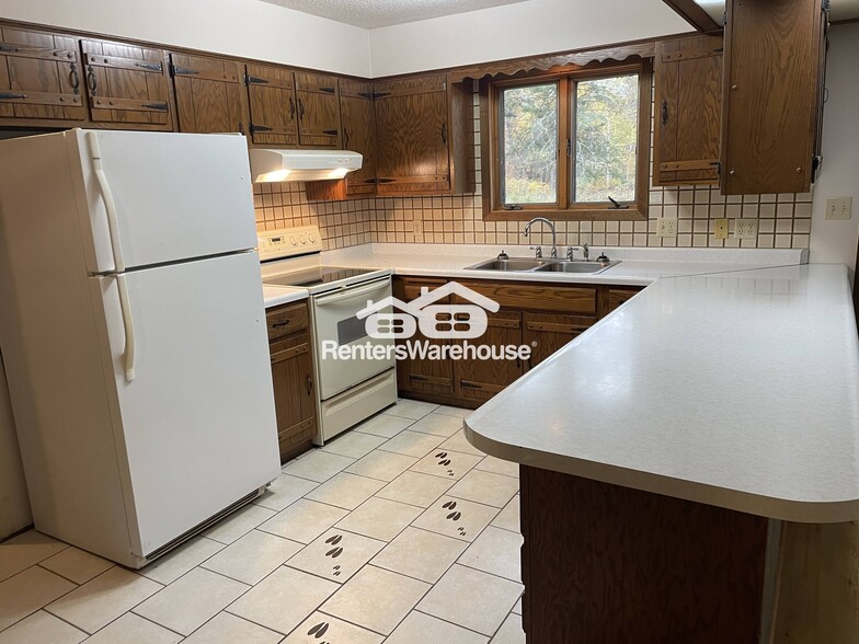 Building Photo - W4774 Pierce Rd