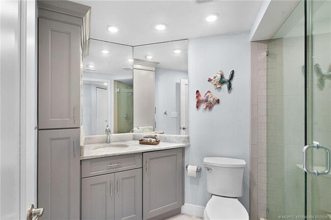 Building Photo - 9550 S Ocean Dr