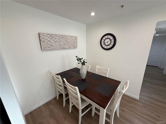 Building Photo - 116 W Maple St