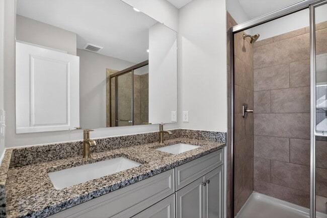 Building Photo - 5527 Aberdeen Pl
