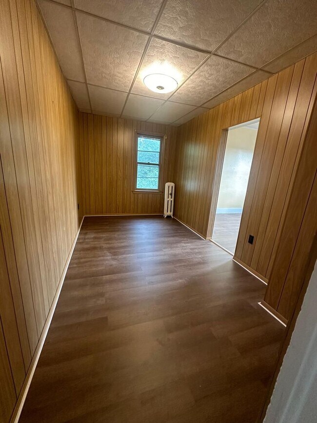 Building Photo - 505 Birch St