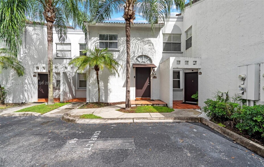 Building Photo - 4743 NW 97th Ct