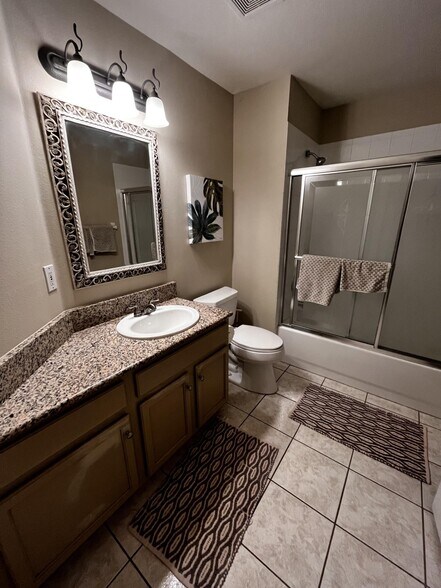 Building Photo - 4640 Sanibel Way