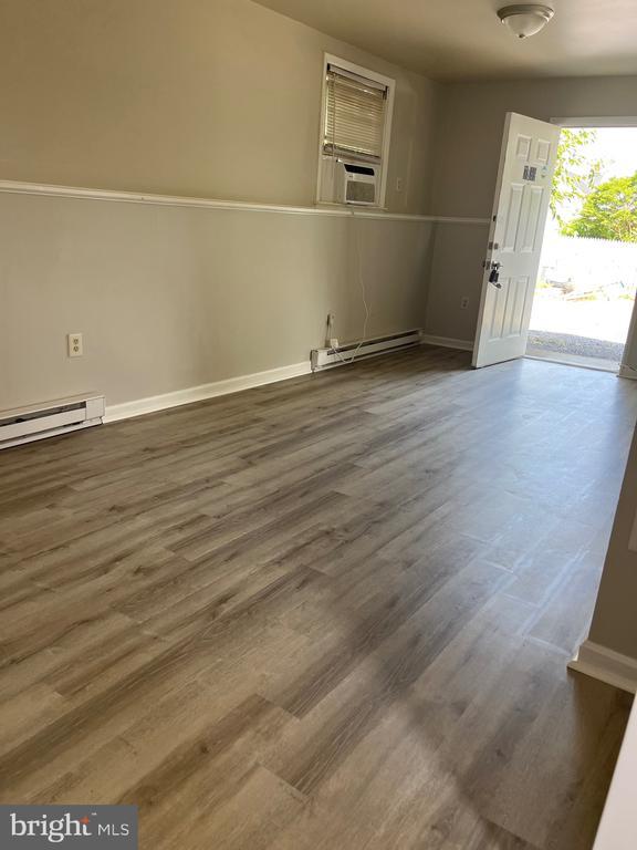 Building Photo - 7889 Main St