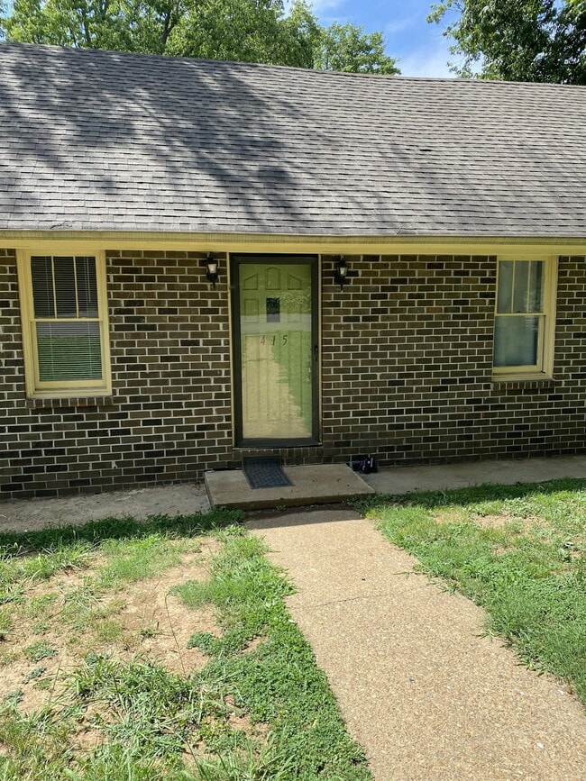 Primary Photo - 415 Brown Ave NW