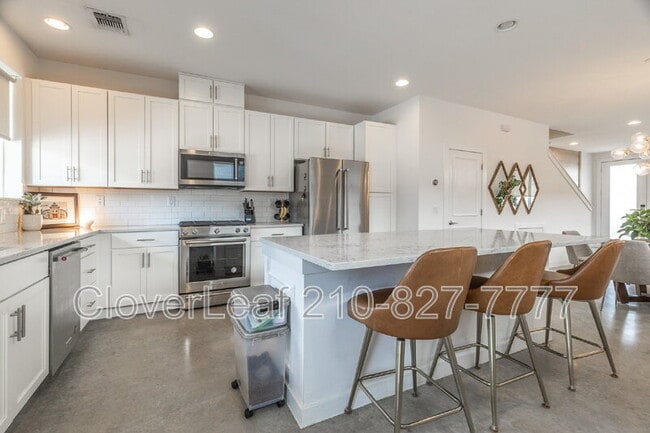 Building Photo - 102 Tendick St