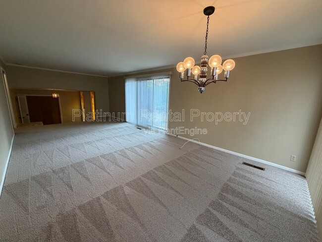 Building Photo - 2867 Monica Ct SW