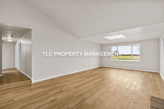 Building Photo - 2082 Ohio St