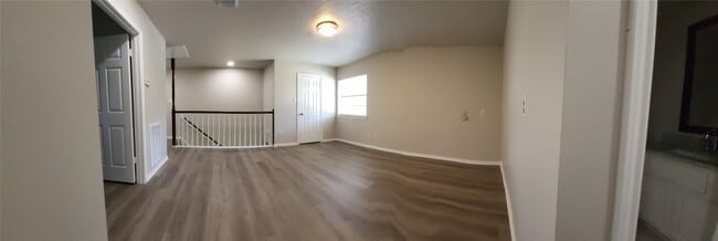 Building Photo - 8110 Green Devon Dr
