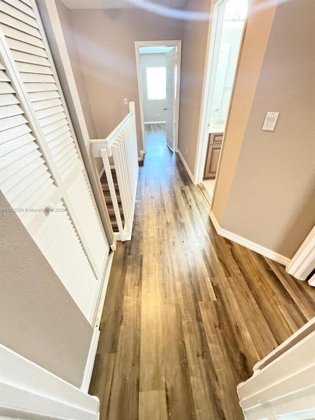 Building Photo - 3622 Oleander Terrace
