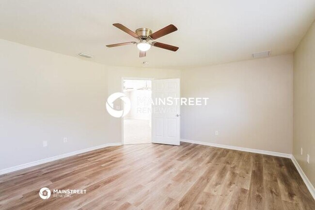 Building Photo - 820 SW 11th Pl