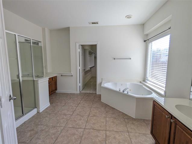 Building Photo - 7686 Creekmere Dr