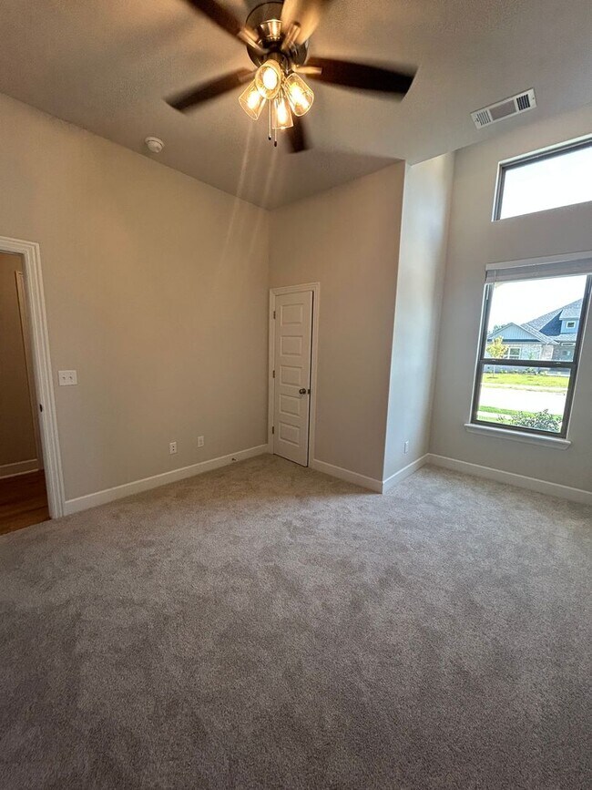 Building Photo - Beautiful Bentonville Home! 4 Bedrooms, 2 ...