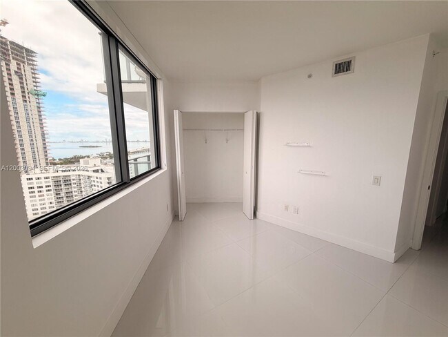 Building Photo - 501 NE 31st St