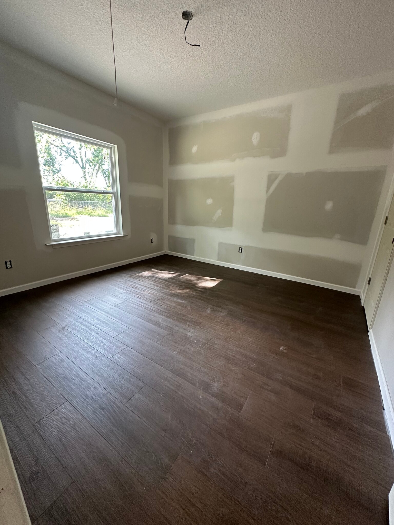 Building Photo - 1205 Winona Ave