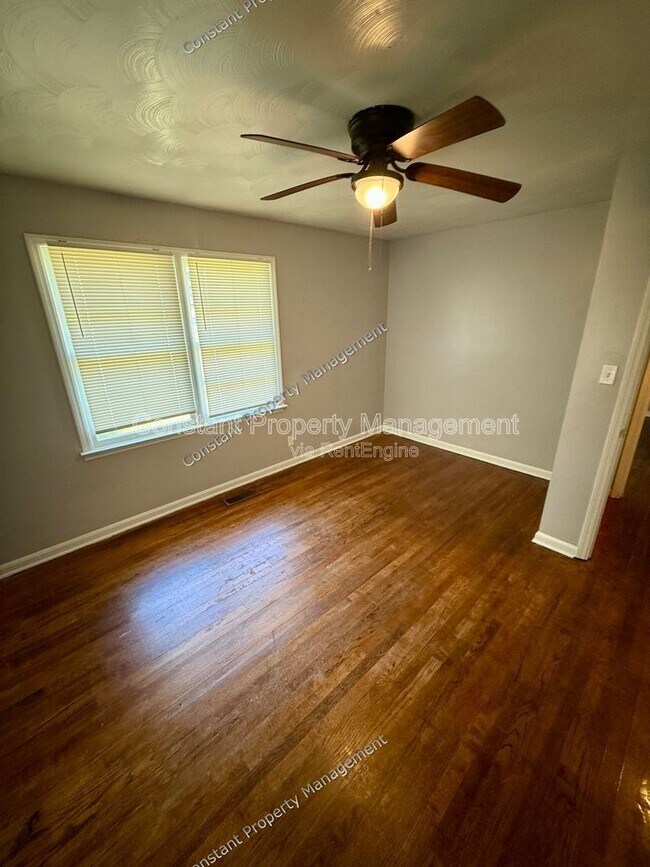 Building Photo - 141 Ruby Dr