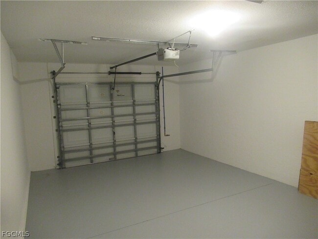 Building Photo - 926 SE 8th St