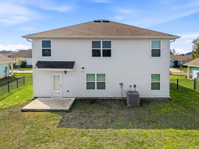 Building Photo - 25 Riverwalk Xing