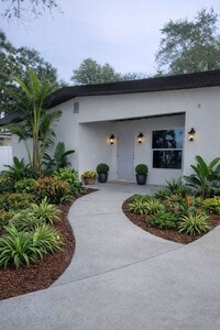 Building Photo - ? Charming 2 Bedroom, 2 Bathroom Dunedin Triplex – Prime Location! Coming Soon
