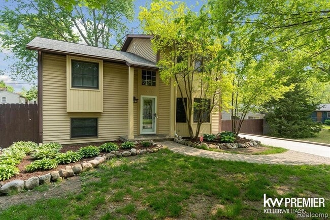 Building Photo - 4022 Hazelett Dr