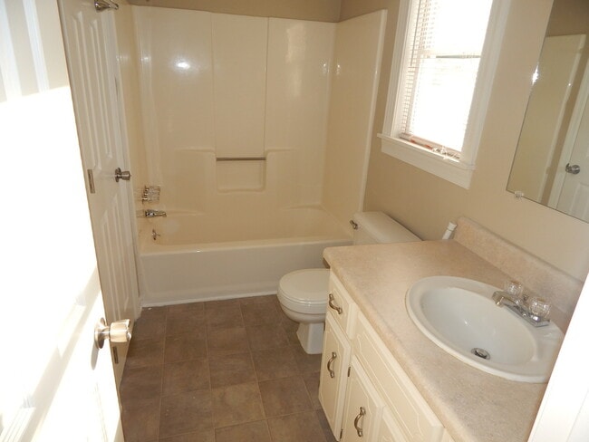 Building Photo - 2846 Willow Wood Cir