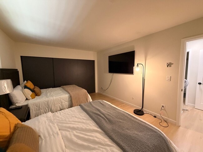 Building Photo - Coastal 2BR Condo Just Blocks from the Beach in Coronado