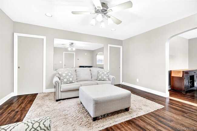 Building Photo - 109 Broadway