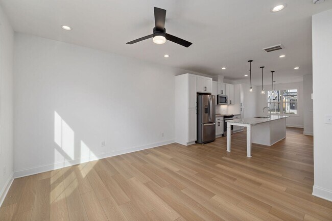 Building Photo - **OFFERING RENT DISCOUNT PROMOTION FOR FIRST 6 MONTHS** New Construction 4BD, 3.5BA Raleigh Townh...