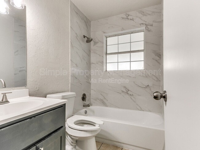 Building Photo - 5832 NW 31st Terrace