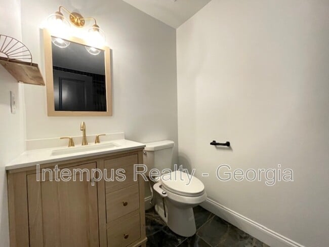 Building Photo - 2867 Joyce Ave