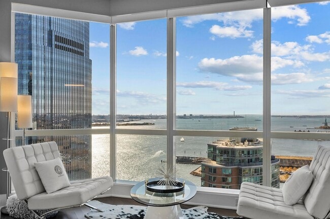 Building Photo - 77 Hudson St