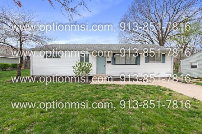Building Photo - Ranch home available NOW!