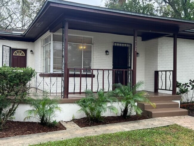 Building Photo - North Hyde Park Bungalow: Close to SOHO, Downtown & U.T.