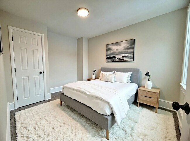 Building Photo - 320 S Ann St