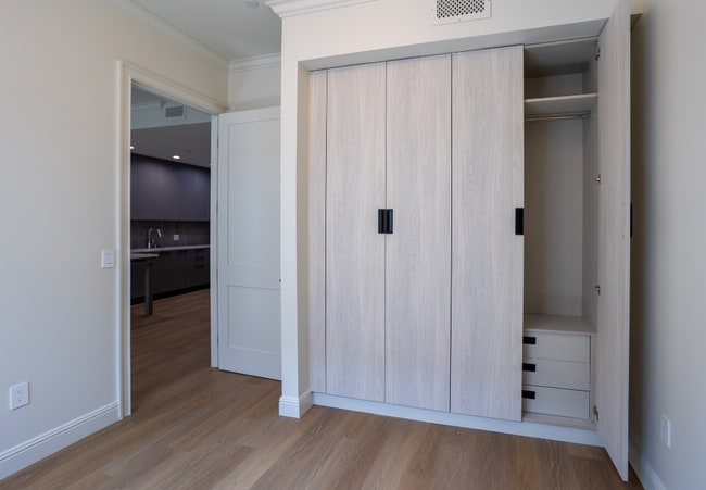 Building Photo - 5768 W 3rd St