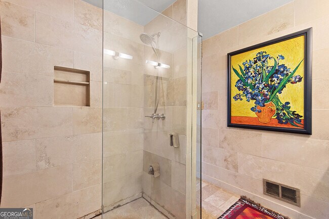 Building Photo - 1232 Bernadette Ln NE