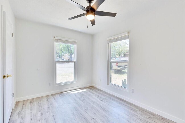 Building Photo - 3462 Willowrun Dr