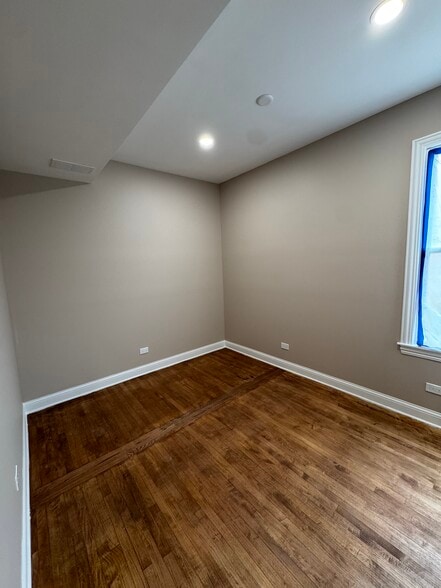 Third Room - 5335 W 23rd Pl