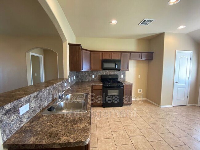 Building Photo - 2912 Thompson Farm Ln