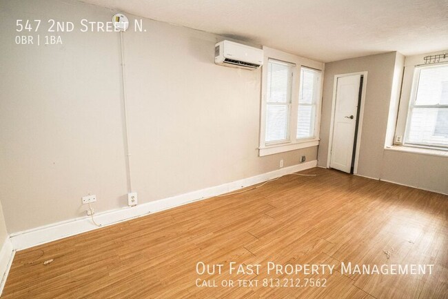 Building Photo - 547 2nd St N