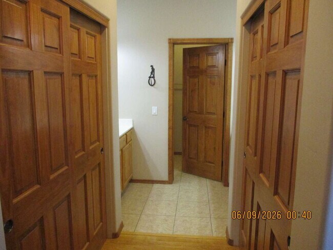 Building Photo - 1561 Mustang Run