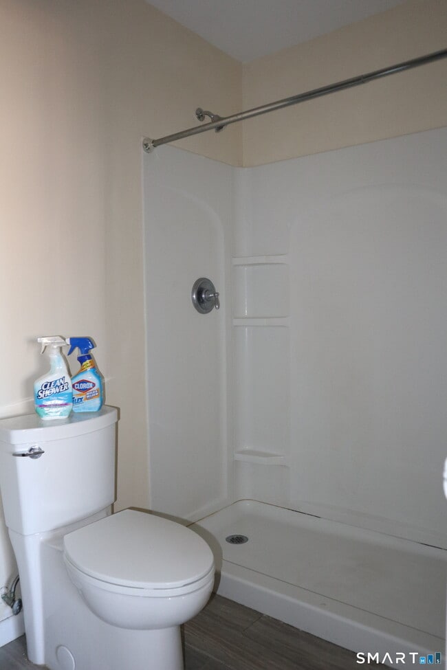 Building Photo - 1274 E Main St