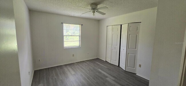 Building Photo - 304 Camillia Ln