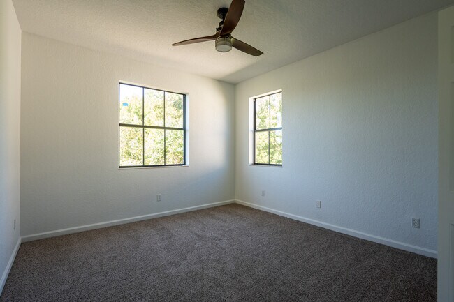 Building Photo - 1425 Portofino Meadows Blvd