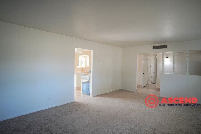 Building Photo - 3 Bed / 2 Bath Home on 2 Acres of Cattle L...