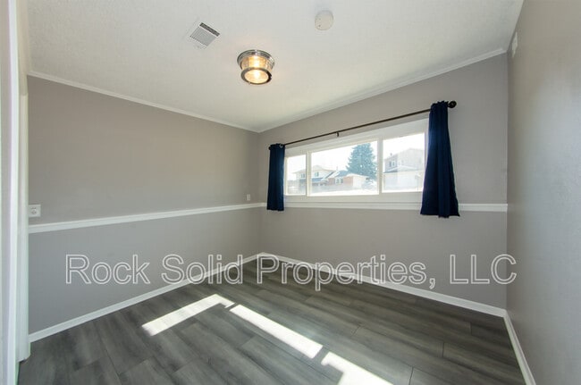 Building Photo - 5450 Atlantic Dr