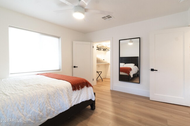 Building Photo - 4451 E Earll Dr