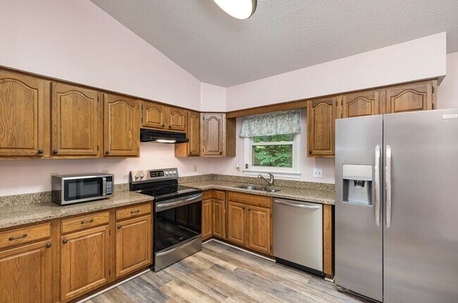 Building Photo - 12401 Wilderness Park Dr