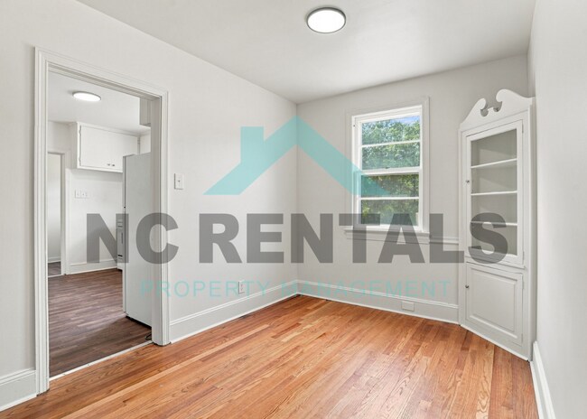 Building Photo - 141 Marthas Ln-