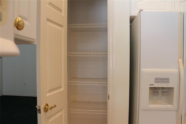 Building Photo - 2228 Lake Holloway Blvd